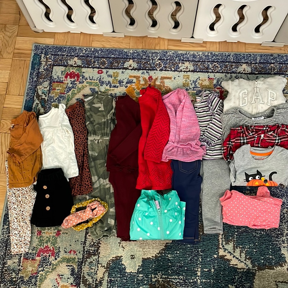 Bundle of fall toddler girls clothes sized 18-24 months